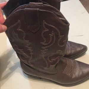 COWBOY BOOTS